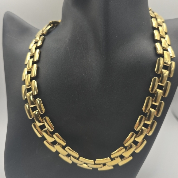 1990s brick link yellow gold tone chain necklace 16 Or 17 " - Picture 1 of 5
